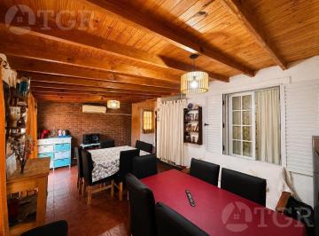 Casa · 70m² · 4 Ambientes · 2 Cocheras · Casa con Escritura, Galeria y Entrada Para Varios Autos – Altos de Podestá