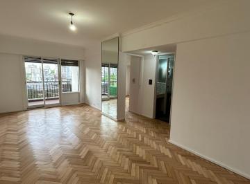 Departamento · 84m² · 4 Ambientes · 1 Cochera · Depto. 4 Amb. Frente C/bcon y Cochera Cub. Fija