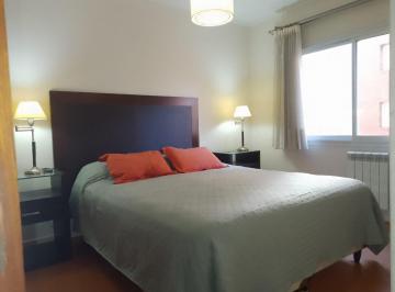 Departamento · 69m² · 3 Ambientes · 1 Cochera · Alquiler Temporal 3 Ambientes Centro Mar del Plata, con Balcón y Cochera