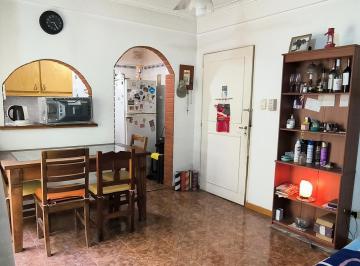 Departamento · 34m² · 2 Ambientes · Oportunidad! Dos Ambientes en Plena Zona Comercial de Flores