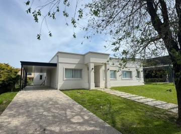 Casa · 160m² · 5 Ambientes · 2 Cocheras · Casa en Alquiler, 5 Ambientes, en Haras Santa María, Escobar, Gba Norte