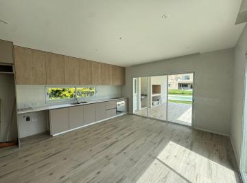 Casa · 160m² · 5 Ambientes · 2 Cocheras · Casa en Alquiler, 5 Ambientes, en Haras Santa María, Escobar, Gba Norte