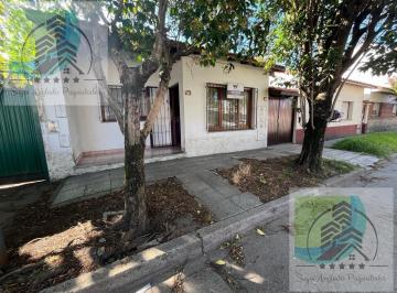 PH · 72m² · 4 Ambientes · 1 Cochera · Venta PH a La Calle 3 Ambientes con Lugar de Guardado Auto
