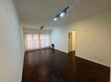Departamento · 84m² · 3 Ambientes · Departamento Reciclado - 3 Ambientes con Dependencia - Plaza Colon