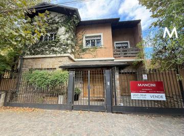Casa · 240m² · 5 Ambientes · 2 Cocheras · Casa en Venta de 5 Ambientes con Cochera, Galería y Parrilla - Villa Ballester