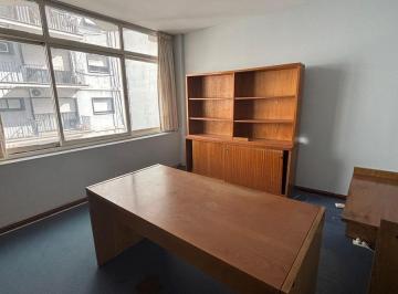 Oficina comercial · 135m² · 6 Ambientes · Oficina en Libertad y Av Corrientes! Piso Unico! Sup: 135 m²