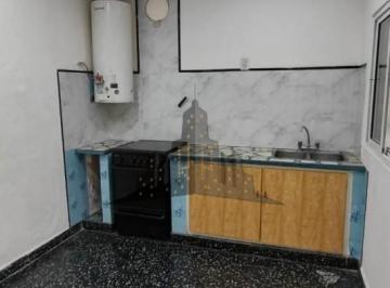 Casa · 43m² · 3 Ambientes · Alquiler - PH Al Frente Tres Ambientes con Patio - Saenz Peña