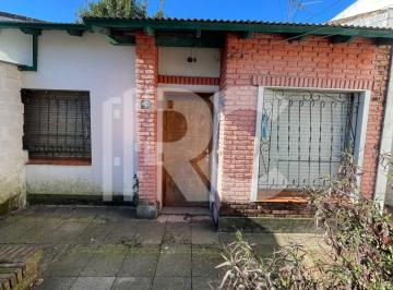 Casa · 82m² · 3 Ambientes · Venta Casa de 3 Ambientes Zona de Lomas del Mirador