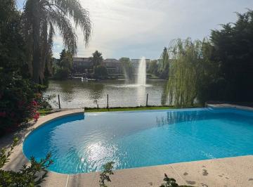 Casa · 302m² · 6 Ambientes · 1 Cochera · Casa en Venta Ubicado en Barrancas del Lago, Nordelta, Tigre