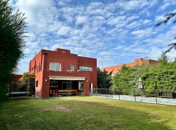 Casa · 272m² · 5 Ambientes · 2 Cocheras · Alquiler Casa Barrio Cerrado Villa Olivos