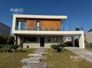 Casa · 190m² · 5 Ambientes · 4 Cocheras · Casa 5 Amb en Canning - Terralagos