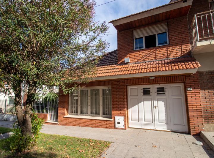 Casa · 120m² · 3 Ambientes · 2 Cocheras