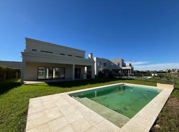 Casa · 180m² · 4 Ambientes · 2 Cocheras · Casa en Venta a La Laguna El Cantón Barrio Norte, Escobar