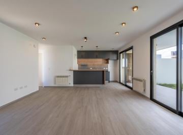 Casa · 147m² · 4 Ambientes · 1 Cochera · Quebradas de m. Casa Premium 3 Dorm. con Cochera Cubierta