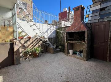 Terreno · 247m² · Casa en Barrio Abasto con Local y Galpón