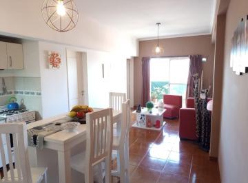 Departamento · 50m² · 2 Ambientes · Venta de Departamento 2 Amb. en Ramos Mejia con Balcón Al Frente Apto Cto.