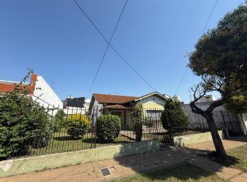 Casa · 175m² · 5 Ambientes · 5 Cocheras · Doble Lote + Depto Independiente, Gran Potencial