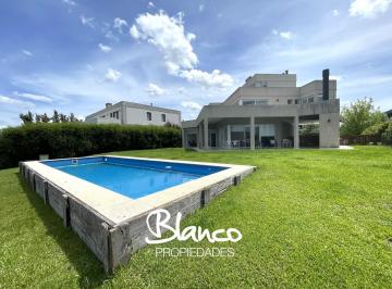 Casa · 260m² · 7 Ambientes · 2 Cocheras · Casa en Venta en Cabos del Lago, Nordelta, Tigre
