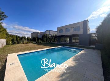 Casa · 220m² · 5 Ambientes · 4 Cocheras · Casa en Venta en Los Lagos, Nordelta, Tigre