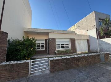 Casa · 80m² · 3 Ambientes · 3 Cocheras · Casa 3 Ambientes Sobre Lote 10 X 30 m