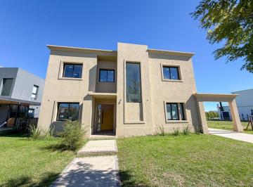 Casa · 189m² · 5 Ambientes · Venta Casa a Estrenar en Acacias - Puertos de Escobar