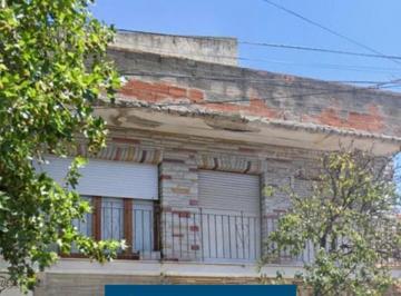 Casa · 218m² · 4 Ambientes · Venta en Block - 2 Viviendas + Local