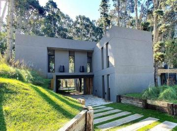 Casa · 232m² · 5 Ambientes · Casa en en Venta - 4 Dorm. 4 Baños - Pinamar