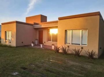 Casa · 210m² · 5 Ambientes · Casa en Venta - 4 Dorm. 4 Baños - Pinamar