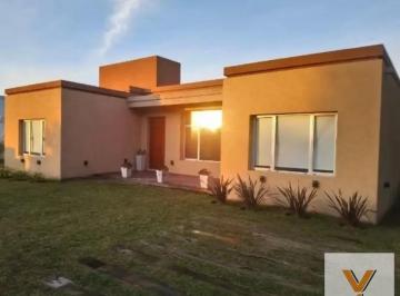 Casa · 210m² · 5 Ambientes · Casa en Venta - 4 Dorm. 4 Baños - Pinamar