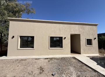 Casa · 130m² · 4 Ambientes · Casa en Venta en San Ramon