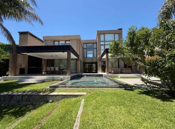 Casa · 500m² · 7 Ambientes · 4 Cocheras · Venta Casa 7 Amb en Cabos del Lago Nordelta