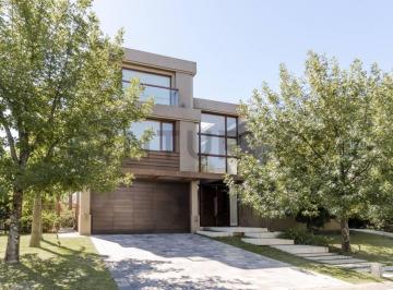 Casa · 500m² · 7 Ambientes · 4 Cocheras · Venta Casa 7 Amb en Cabos del Lago Nordelta