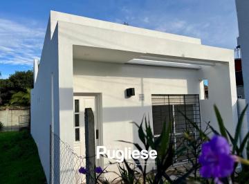 Casa · 50m² · 2 Ambientes · 1 Cochera · Casa en Alquiler Moreno