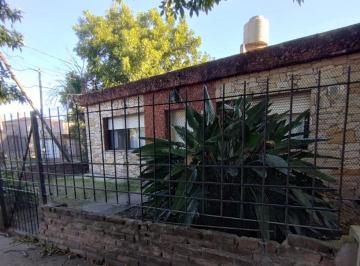 Casa · 100m² · 3 Ambientes · 1 Cochera · Casa Americana en Castelar Norte