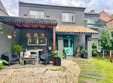 Casa · 135m² · 4 Ambientes · 2 Cocheras · Casa - 5 Amb - Escritorio - Galería - Piscina - "El Casco"
