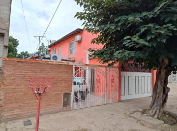 Casa · 180m² · 4 Ambientes · 1 Cochera · Casa en Venta en G, de Lafarrere