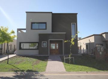 Casa · 221m² · 6 Ambientes · 1 Cochera · Casa en Casa en Venta Barrio Cerrado San Pablo, Derqui, Pilar, Gba Norte - 0