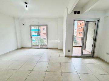 Departamento · 30m² · 1 Ambiente · Venta de Monoambiente con Balcón en El Edificio Zorobabel I