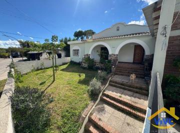 Casa de 8 ambientes, Cosquín · Casa en Venta C/ Cochera en Cosquín