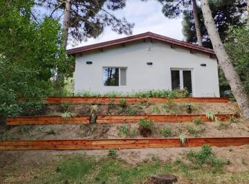 Casa · 90m² · 3 Ambientes · 4 Cocheras · Casa en Venta - 2 Dorm. 1 Baño - Monte Hermoso