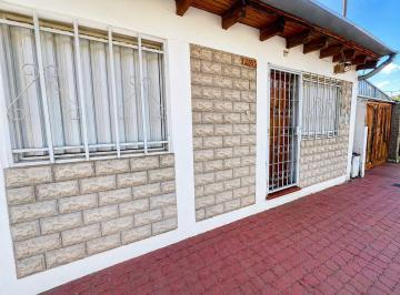 Casa · 150m² · 5 Ambientes · 2 Cocheras · Casa a Reciclar Que en Barrio Obras Sanitarias - Godoy Cruz