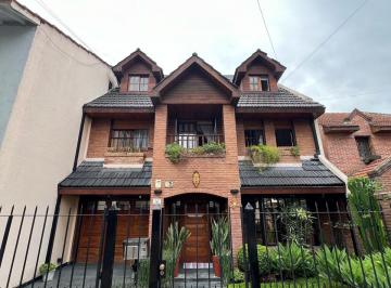 Casa · 312m² · 5 Ambientes · Chalet en Venta! Martinez C/ Jardín