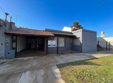 Casa · 140m² · 5 Ambientes · 1 Cochera · Casa en San Antonio de Padua