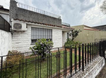 Local comercial de 6 ambientes, Rosario · Amplio Local o Casa con Galpón Sobre Terreno de 519 m²