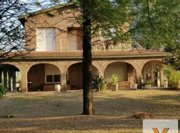 Campo · 248m² · 6 Ambientes · 3 Cocheras · Campo en Venta - 80.000 m² - 5 Dorm. 3 Baños - Cocheras - Lomas de Fátima