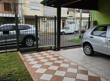 Casa · 313m² · 6 Ambientes · 1 Cochera · Casa de 5 Dorm. con Garage y Quincho.