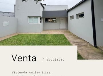 Casa de 2 ambientes, Esperanza · Casa con Pileta en Venta Barrio Oeste