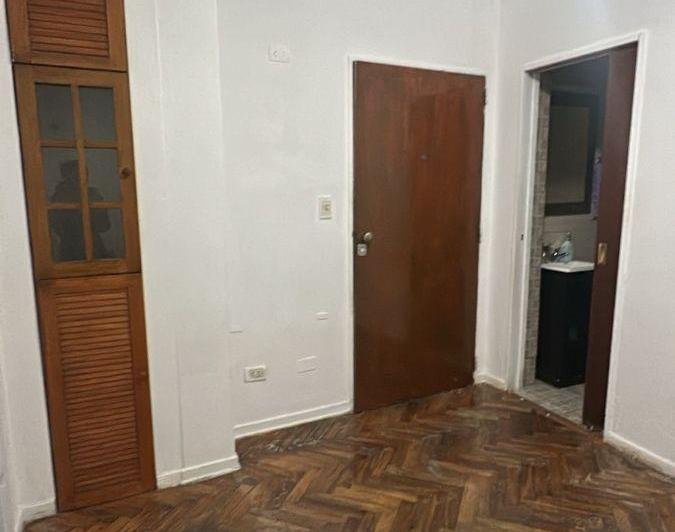 Apto Credito - Oportunidad de Inversión – 2 Ambientes con Patio en Floresta