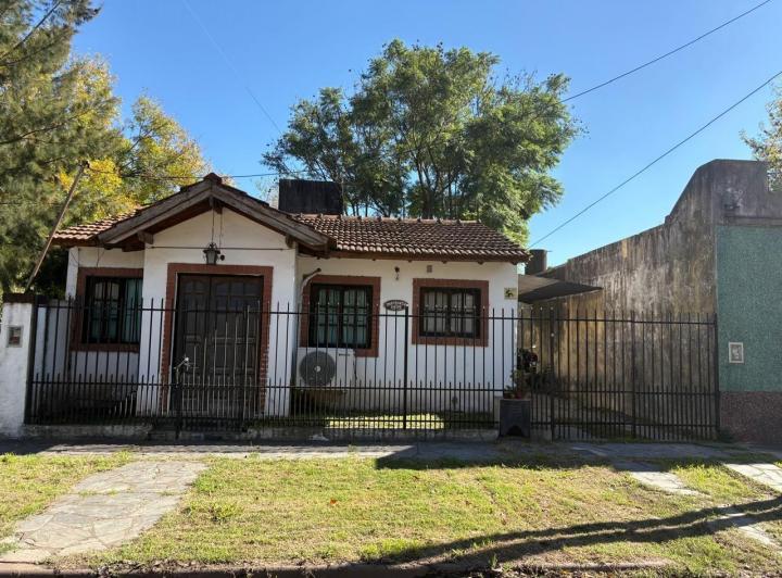 Casa · 1m² · 3 Ambientes
