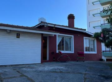 Casa · 90m² · 3 Ambientes · 1 Cochera · Casa en Venta - 2 Dorm. 2 Baños - Cochera - 751 m² - Villa Gesell